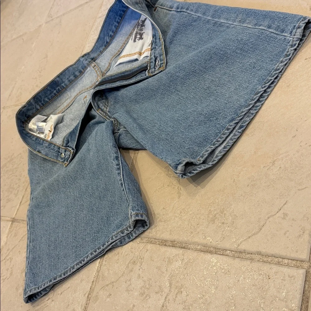 Levi’s 550 denim shorts - 34” waist - Picture 3 of 10